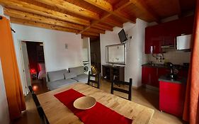 2 Bedroom, 2 Bathroom Apartment - Travessa Da Madalena