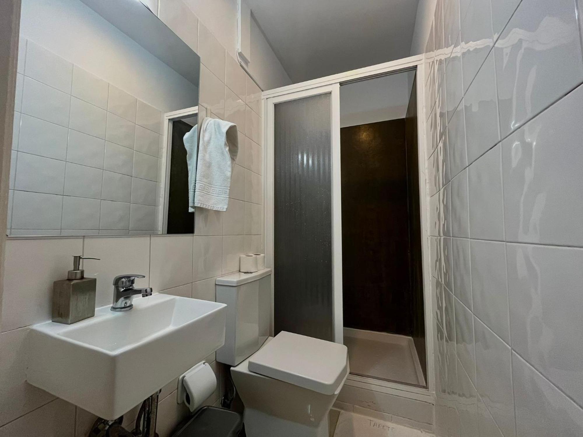 2 Bedroom, 2 Bathroom Apartment - Travessa Da Madalena Lisboa Exterior foto