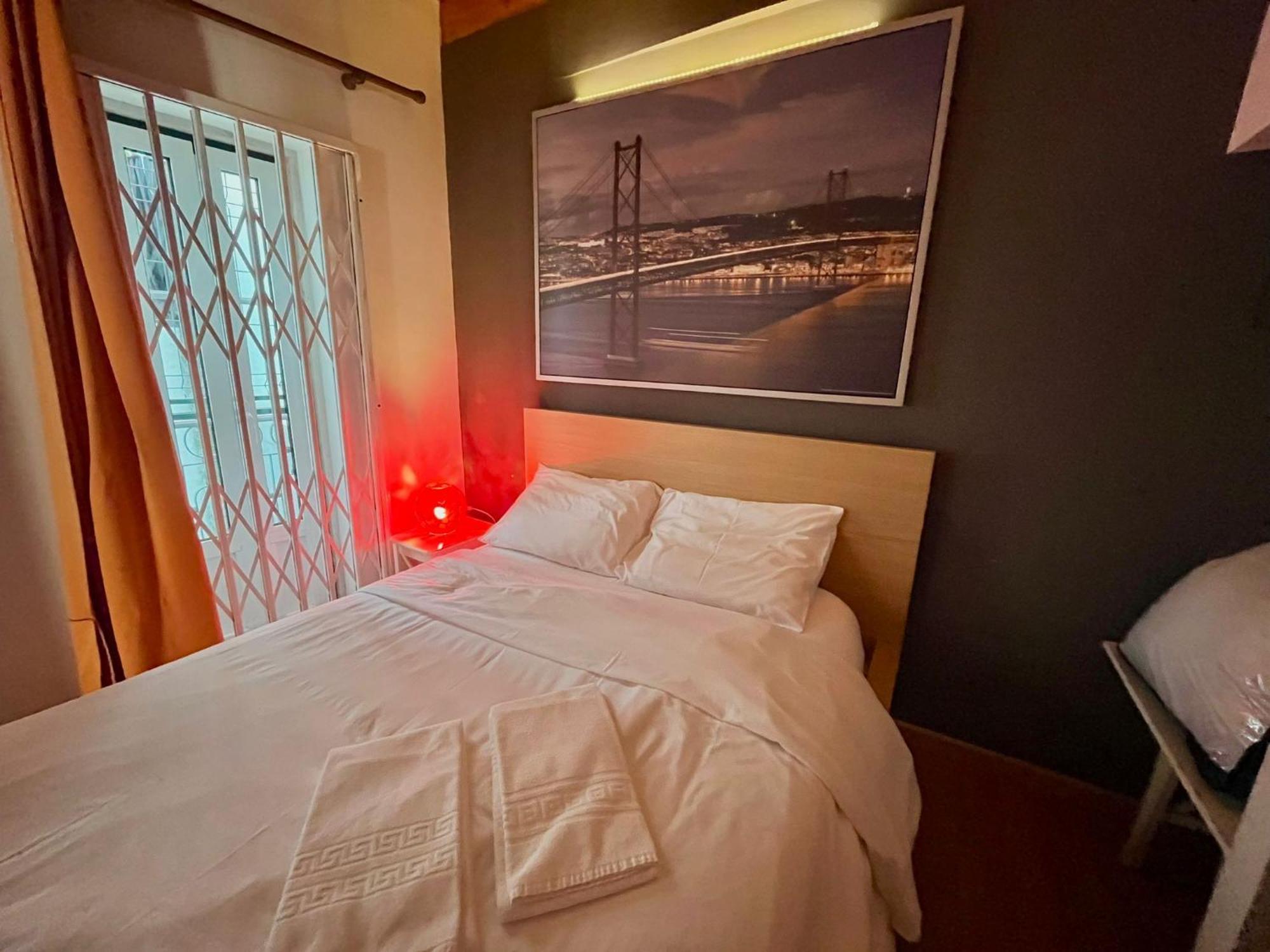 2 Bedroom, 2 Bathroom Apartment - Travessa Da Madalena Lisboa Exterior foto